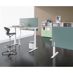 Bureau LEVEL réglable en hauteur par boitier de contrôle - 140 x 80 cm -  Imitation Hêtre